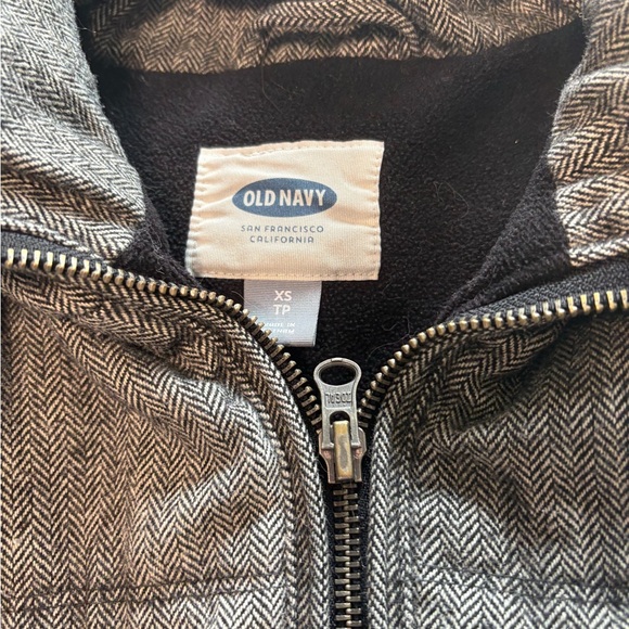 Old Navy Puffy Vest - Picture 4 of 4